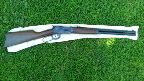   Buenas tardes

Pongo en venta un Winchester 94 un tanto especial, se trata de la versión Trails End 02