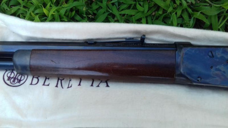   Buenas tardes

Pongo en venta un Winchester 94 un tanto especial, se trata de la versión Trails End 11