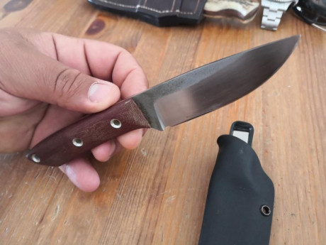 Cuchillo realizado en acero N690 muy pequeño y ligero micarta marrón un 7 cm de hoja y 3 mm de espesor 02