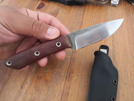 Cuchillo realizado en acero N690 muy pequeño y ligero micarta marrón un 7 cm de hoja y 3 mm de espesor 00