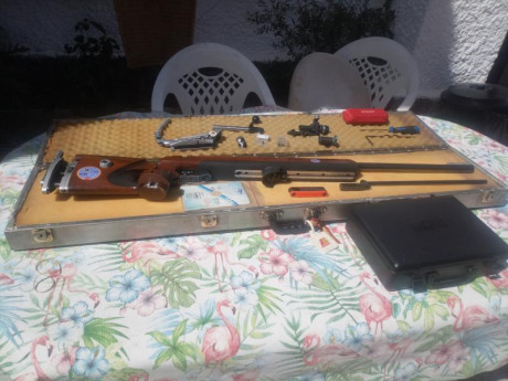 Vendo carabina super match de madera Anschutz modelo 1913.
Cañon de 69 cms.
Maleta de aluminio antigua 02