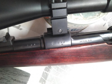 Lo compre hace un par de meses, pegue 10 tiros con miras abiertas y ni tan siquiera he podido centrar 10
