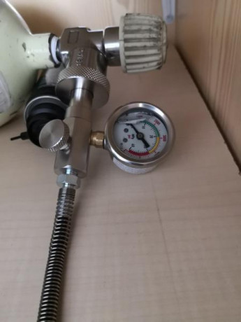 Por falta de tiempo vendo todo el equipo.

Carabina Evanix Rex 6.35 no tiene ni una caja disparada
Regulador 10