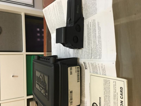 Gracias.

Vendo holográfico eotech 552 (Es de los que tienen modo de visión nocturna)
Concretamente es 01