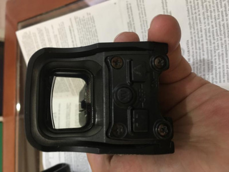 Gracias.

Vendo holográfico eotech 552 (Es de los que tienen modo de visión nocturna)
Concretamente es 00