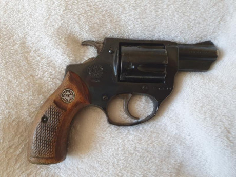 Vendo este revólver Astra de 2" calibre 38SPL.

Esta en muy buen estado de conservación.

Precio 00