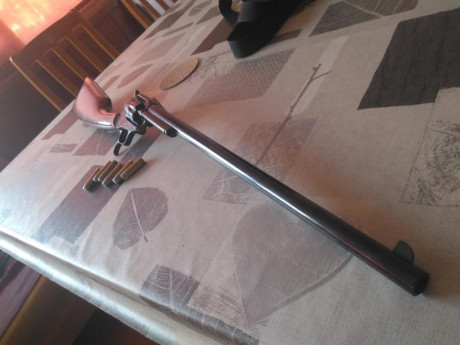 Vendo un Uberti American Carbine, carabina de 18" de cañón basada en el colt 1873, calibre 45 colt, 21