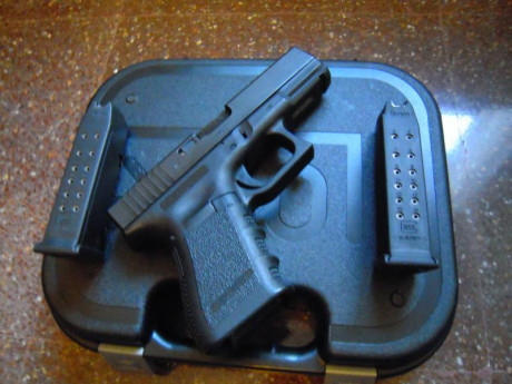 Se vende Pistola Glock 19 de 3º Generacion con 2 cargadores y caja. 
Se vende para hacer caja para otro 02
