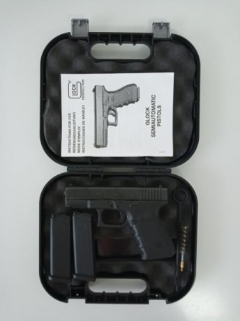  VENDIDA   Pistola Glock 19, 3ª Generacion con Caja y dos gargadores
Se vende por haber adquirido una 02