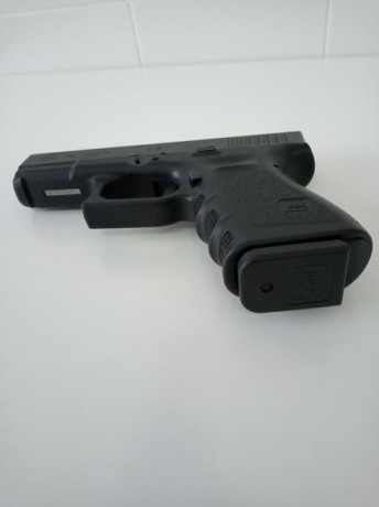  VENDIDA   Pistola Glock 19, 3ª Generacion con Caja y dos gargadores
Se vende por haber adquirido una 00