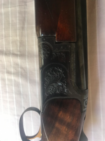 Vendo escopeta de plato/trap miroku 800 calibre 12. Tiene choques de 1 y 2 estrellas, cañón de 74 centímetros, 01