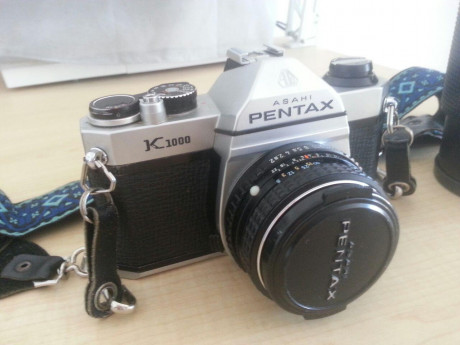 Vendo este conjunto de camara analogica Pentax y diferentes accesorios, todos en buen estado y funcionamiento 30