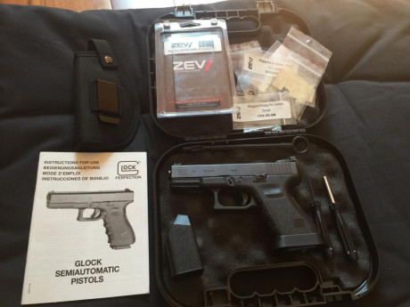 Glock 19 , 3 generación todo 400 euros. Comprada el año pasado en Armería y disponible factura. Extras; 00