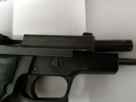 P226 EN PERFECTO FUNCIONAMIENTO, CON 3 CARGADORES, ESTUCHE Y LIBRO ORIGINAL, SOLO TIENE UNOS PEQUEÑOS 10