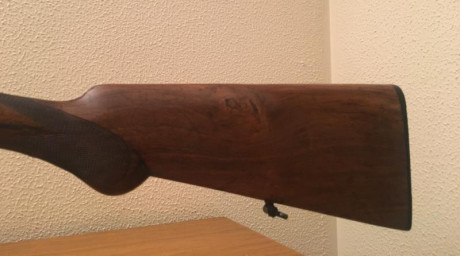 Vendo escopeta segunda mano paralela  marca AYA 
 Calibre 14mm  (32-65) 
Largo cañones 70 cm.
Extractora.
Muy 01
