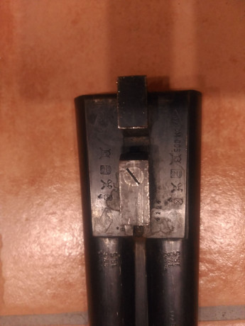 Vendo escopeta paralela calibre 12 marca Victor Sarasketa en muy buen estado. Tiene en la culata grabados 12