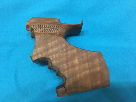 Vendo cacha para pistola pardini SP - talla M - presio 110 € con trasporte incluido.

TE Wassap : 637335552 01