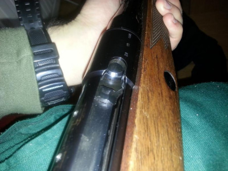 Vendo rifle Voere 2185 calibre 9,3 x 62. 
Se puede ver en Alcalá de Henares. Gastos de envío a cargo del 10