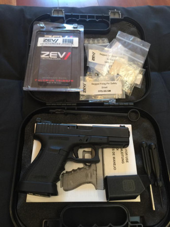 Glock 19 , 3 generación todo 300 euros( descuento de unos 500 euros ). Comprada el año pasado en Armería 01