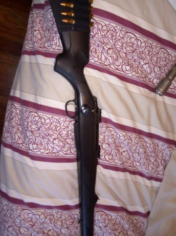 Tika t3 en calibre 9.3x62 alxa y punto de mira  700€en brebe pondre fotos no me deja el tlf el rifle esta 20