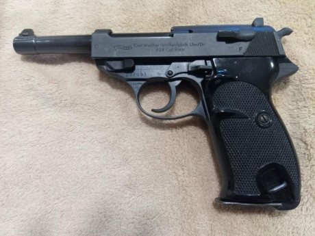 Se vende walther p38 en 9mm Pb+funda de cuero (copia original)+ maleta +dos cargadores

En muy buen estado, 01