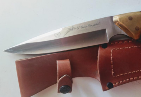 REBAJADO Vendo cuchillo de monte marca, El Gran Cazador, mide 18 cm. de hoja y 32 cm. en total, con funda 01