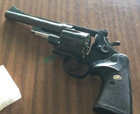 Glock 22 gen3 calibre .40 
+ Cañón calibre .357 SIG 
Muelles DPM
2 cargadores, los dos +plus
Estuche original 40