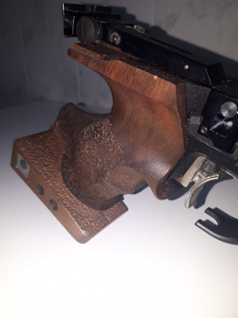 VENDIDA!
Hola a todo@s... 
 
Un compañero del club vende una cacha talla M para una Steyr LP10 y LP50. 02