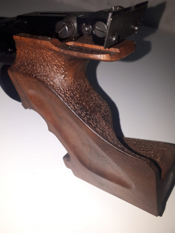 VENDIDA!
Hola a todo@s... 
 
Un compañero del club vende una cacha talla M para una Steyr LP10 y LP50. 01
