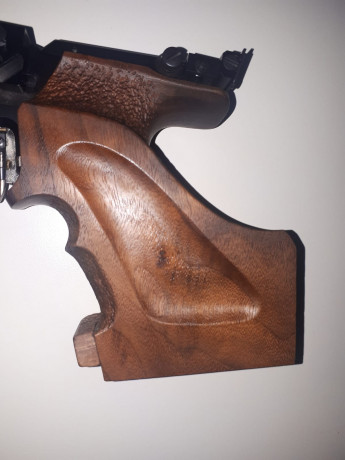 VENDIDA!
Hola a todo@s... 
 
Un compañero del club vende una cacha talla M para una Steyr LP10 y LP50. 10