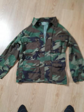 Vendo esta camisa del ejecito de Estados Unidos esta en muy buen estado, la talla es una small/regular
El 02