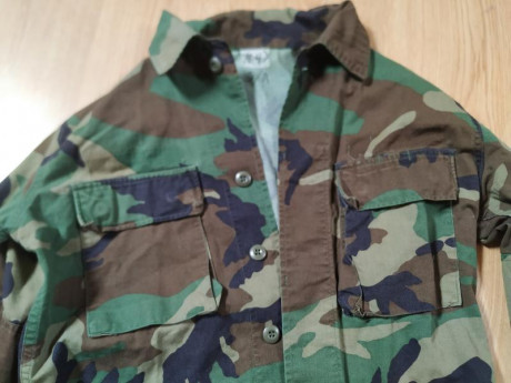 Vendo esta camisa del ejecito de Estados Unidos esta en muy buen estado, la talla es una small/regular
El 00