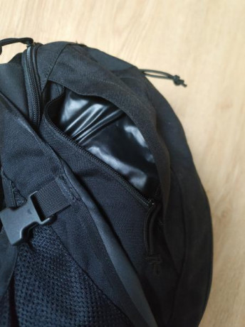 Vendo esta mochila de la marca Karrimor de la serie SF, indestructible, esta usada pero como nueva.
El 21