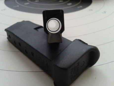 HOLA:
Vendo GLOCK 43 calibre 9 Parabellum.
El arma está  NUEVA .Comprada en Febrero de este año.Con unos 10