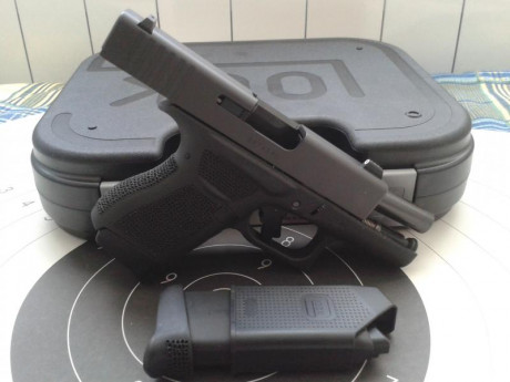 HOLA:
Vendo GLOCK 43 calibre 9 Parabellum.
El arma está  NUEVA .Comprada en Febrero de este año.Con unos 22