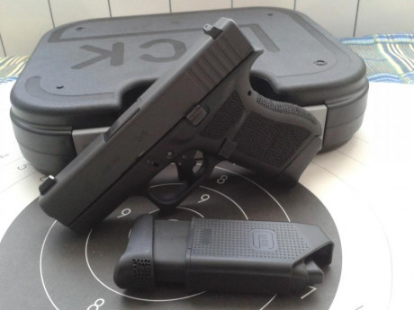HOLA:
Vendo GLOCK 43 calibre 9 Parabellum.
El arma está  NUEVA .Comprada en Febrero de este año.Con unos 31