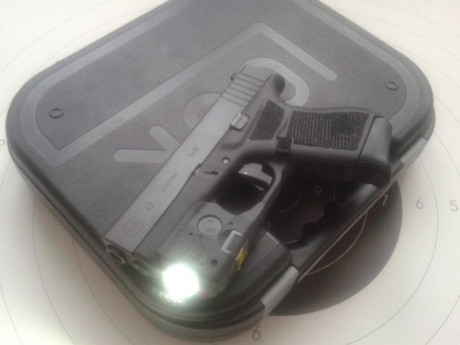 HOLA:
Vendo GLOCK 43 calibre 9 Parabellum.
El arma está  NUEVA .Comprada en Febrero de este año.Con unos 30