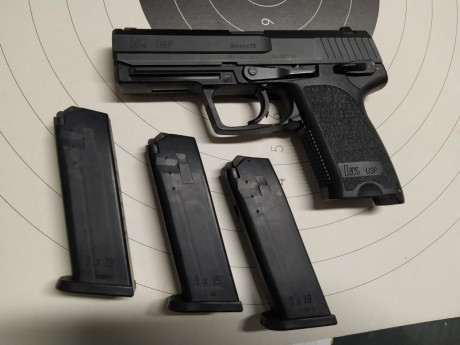 Afamada y fiable pistola, H&K USP del 9mm Parabellum. Tiene muy poco uso, la vende un compañero del 02