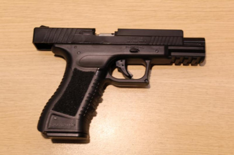 Calibre 4,5 (.177) en CO2
2,5 julios
Cargador 19 BB
fabricada por UMAREX
Sin ningun arañazo ni marca de 00