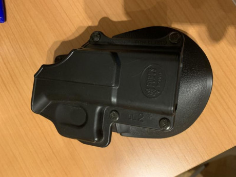 - Tres fundas, la táctica es para Glock 19, 23 y 32.
- Acople linterna/láser (válido para Glock 17, 19, 00