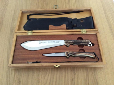 Buenos días 
Pongo a la venta este Pack Aitor con estuche de madera y en su interior un cuchillo Aitor 00