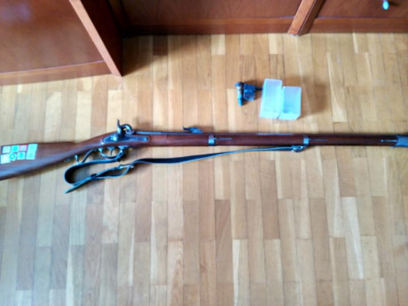 Hola:
Tras un paso por el taller vuelve a la venta mi querido minie.  Lleva el alza retrasada para cumplir 01