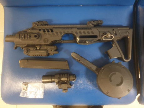 Se vende kit Roni G2 para glock 17 y 19, en excelente estado y que incluye miras abiertas, maletines original, 02