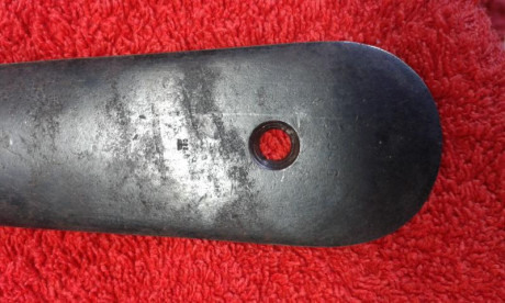 Hola a todos, se venden dos cargadores de luger mas un gatillo tambien de luger mas una cantonera de culata 10