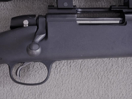 Se vende rifle Marlin X7 VH de cañón grueso en calibre 22-250 . Buen estado con inevitables signos de 00
