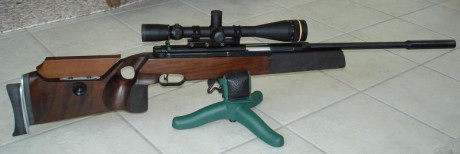 ¡Hola compañeros!
Esta tarde he tenido el placer de ver en casa de un amigo una BSA silverstar, modelo 90