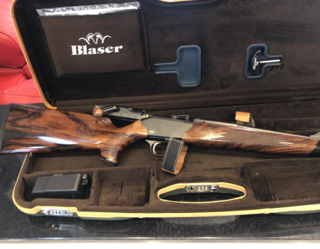 Vendo Blaser R8 Black Edition en calibre 3006 en muy buen estado con dos cajas de balas tiradas y baleo 01