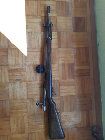 FR-8 calibre 308 Win. en buen estado estético y de funcionamiento, lleva instalado un punto rojo Bushnell 02