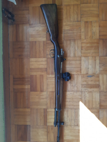 FR-8 calibre 308 Win. en buen estado estético y de funcionamiento, lleva instalado un punto rojo Bushnell 01