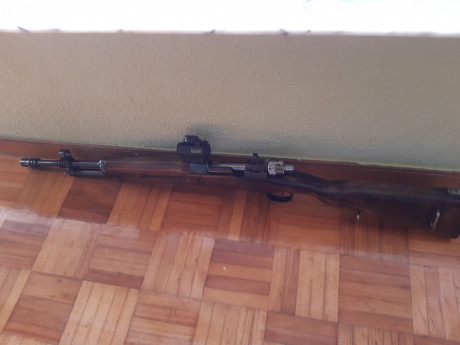 FR-8 calibre 308 Win. en buen estado estético y de funcionamiento, lleva instalado un punto rojo Bushnell 12